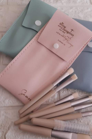 Make up Brushes For Bridesmaids